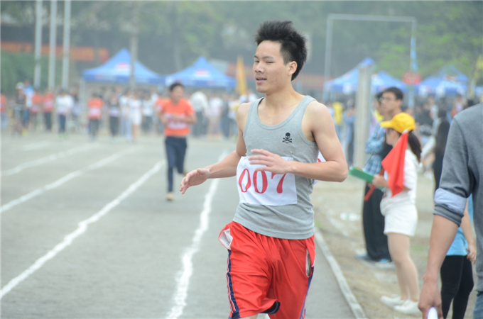 ����5000�ױ���