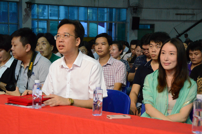 ������Ժ���뺫��Ӣ�ܲ�