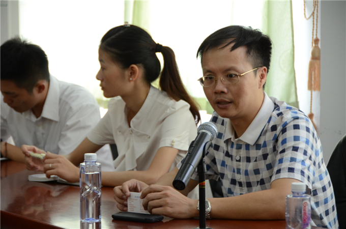 揭阳空港经济区经济发展局副局长吴少辉讲话