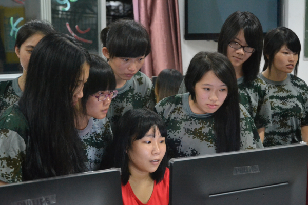 ѧԱ����������