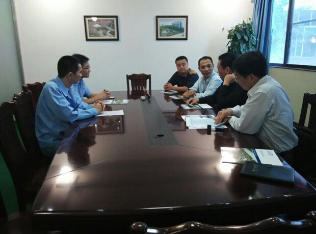 У��˫��Ǣ̸У������������