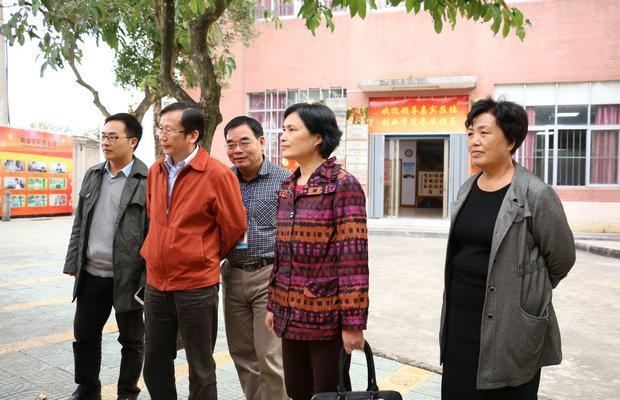 ���˲μӴ�ҵѧԺ