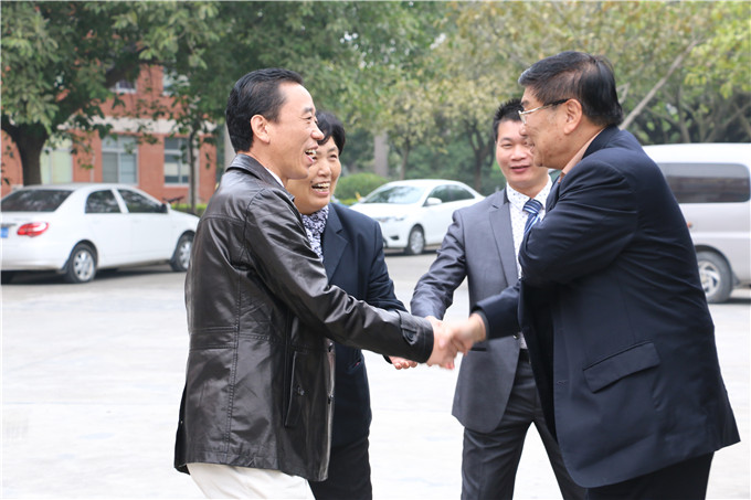 ��Ժ��һ���ܵ�ѧԺ�쵼������Ӵ�