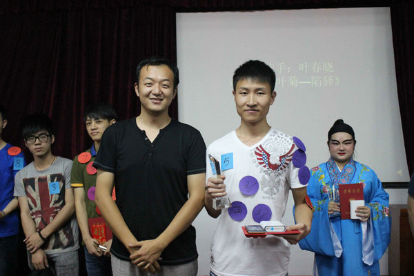 获奖选手与评委合影