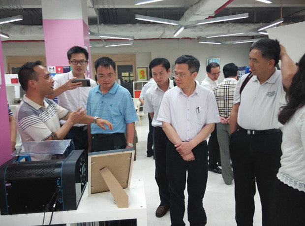 л��������ʡ���쵼����