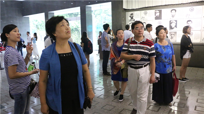 �ι۾���ɽ���ݵ���ʿ�����