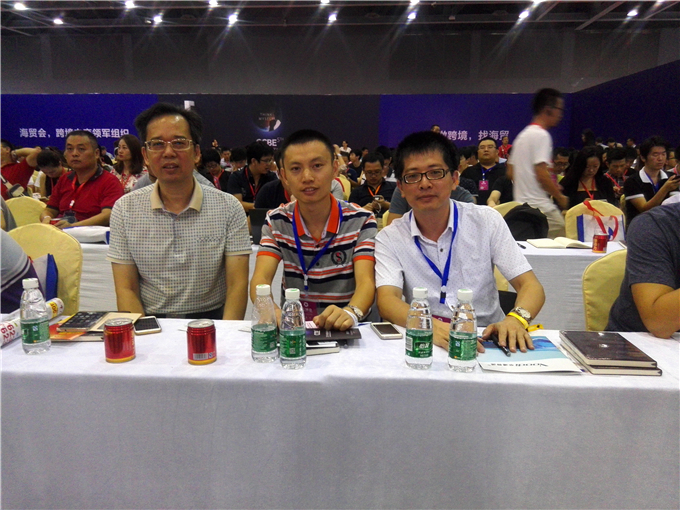 Ժ�������Ρ��羳����ʵսѧԺԺ���½�����ϯ���