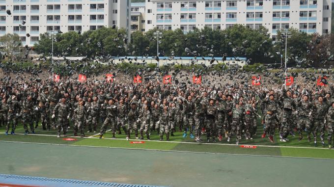 �ϸ�ͷ�����