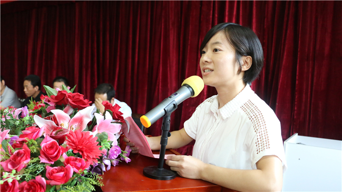 获奖教师代表陈婉娴发言