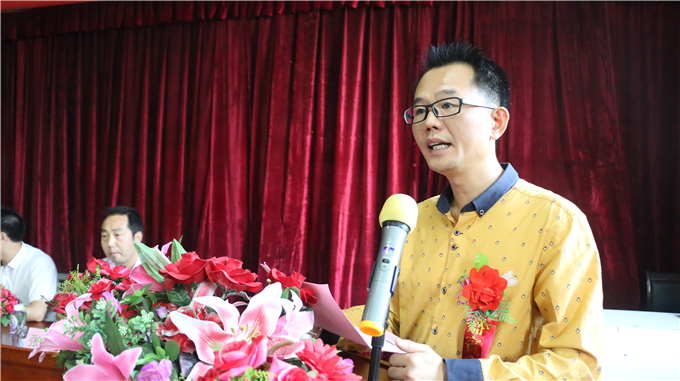 创业学院院长颜惠雄作创业情况汇报