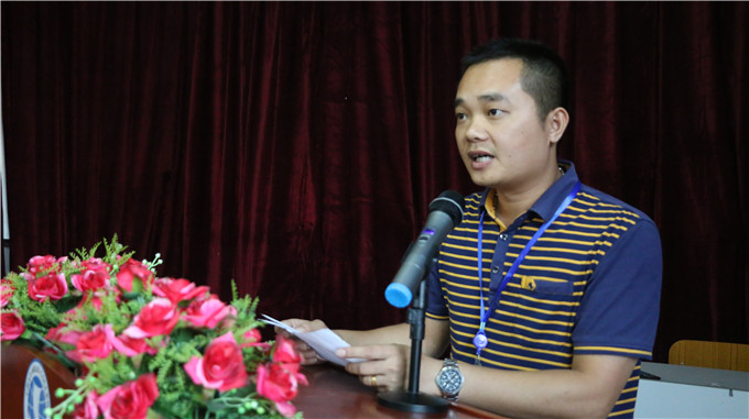 团委副书记钟逍彬主持