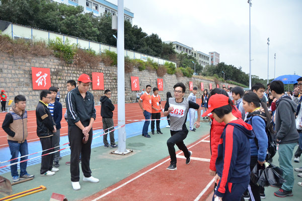 ������Զ