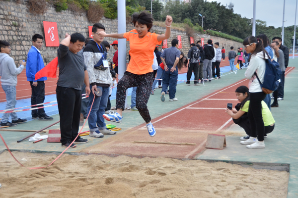 Ů��ְ����Զ4