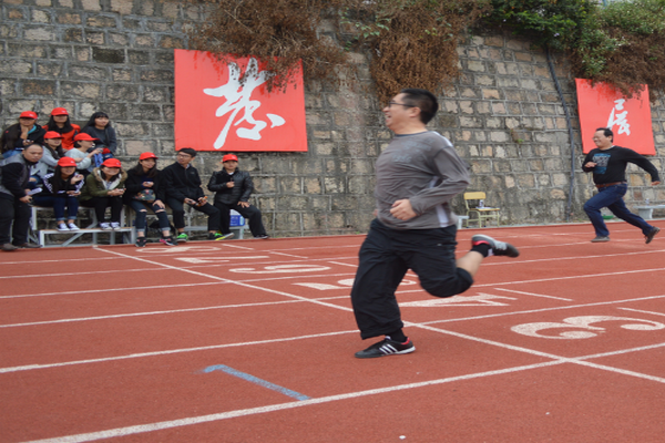 �н�ְ��50�׵�һ��