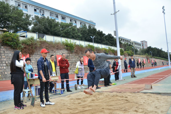 �н�ְ����Զ3