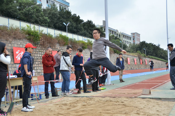 �н�ְ����Զ4