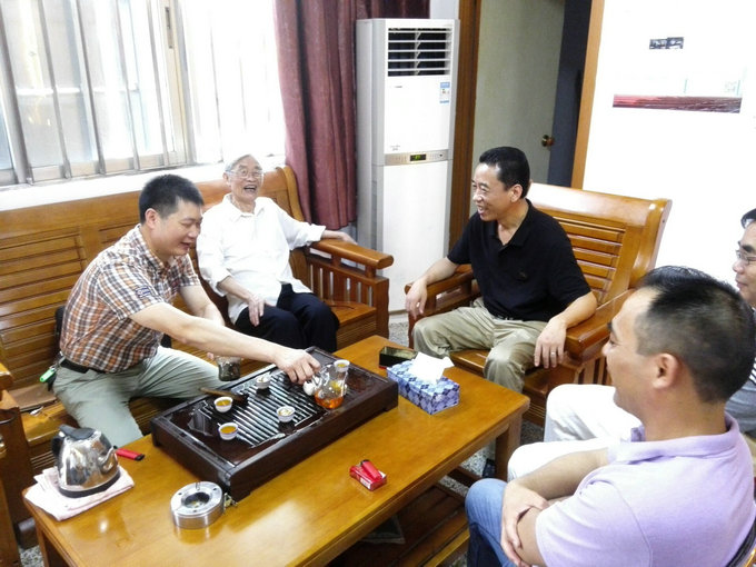  ���Ϻʹ�ҽ�����ҵ����