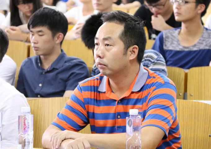 ��ҵѧԺ��Ժ����־ǿ