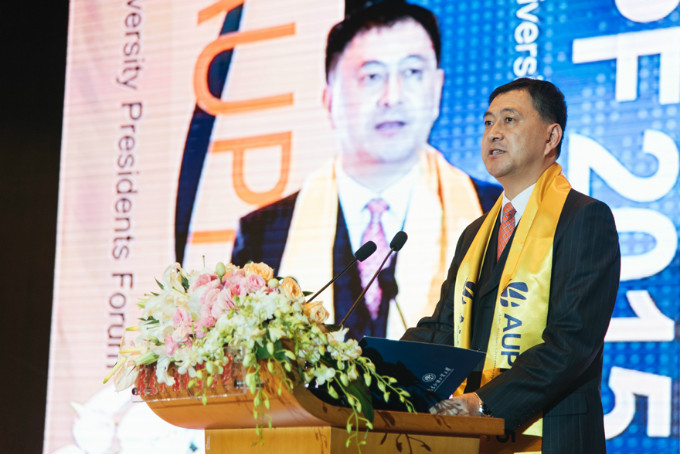 隋广军致欢迎辞