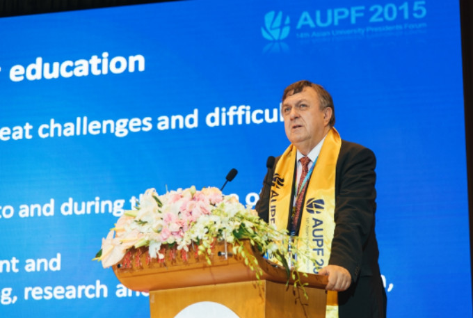 汉斯•道维勒做主题演讲