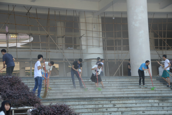 ѧ����ɨ��