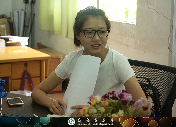 综合教研室主任唐琛发言