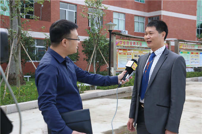 ��������̨�ɷ���Ժ�쵼