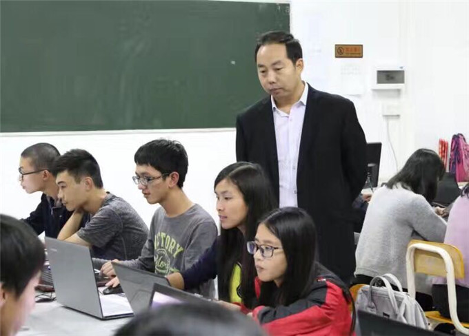 ��ҵѧԺ��Ժ����־ǿ