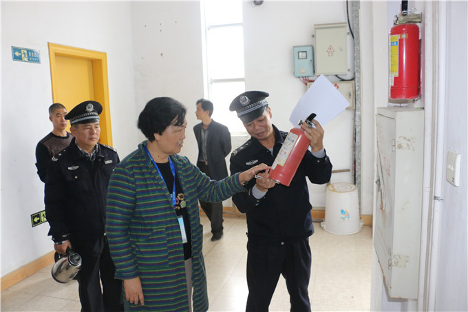 ��ί���緼��Ƕ�¥���������Ľ��м��