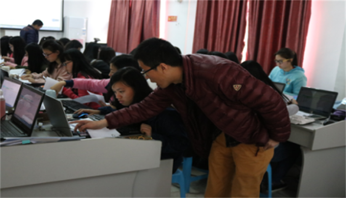 ��ҵ������ʦ��ָ��ѧ�����е�������