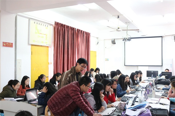 ��ҵ������ʦ��ָ��ѧ�����е�������