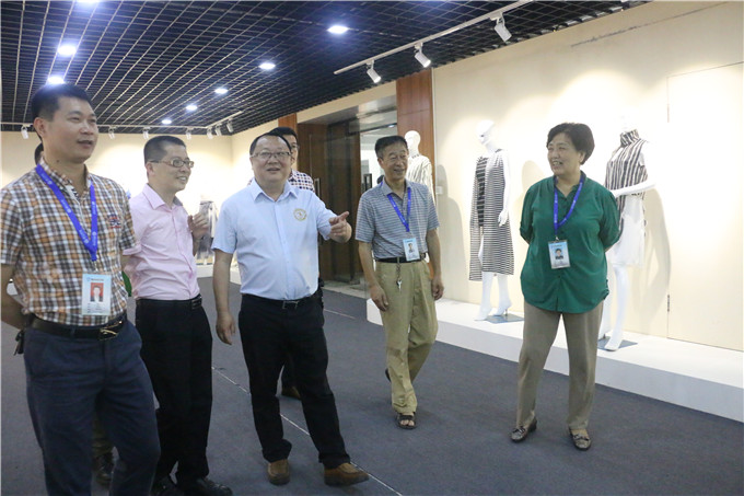 �ι۷�װ��ҵѧԺ