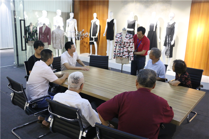 �ι۷�װ��ҵѧԺ