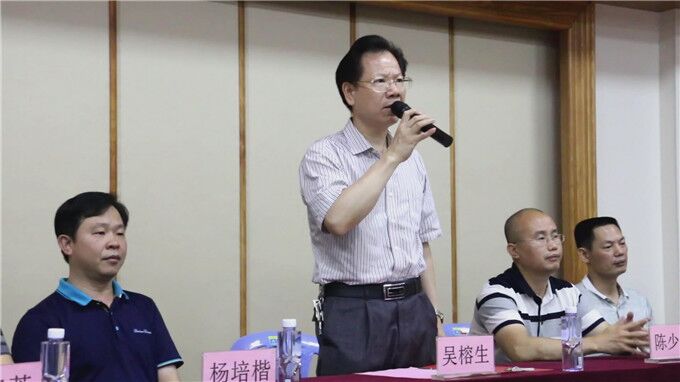 ����������ָ��ֳ�������������Ƹ����ʽ��ʼ