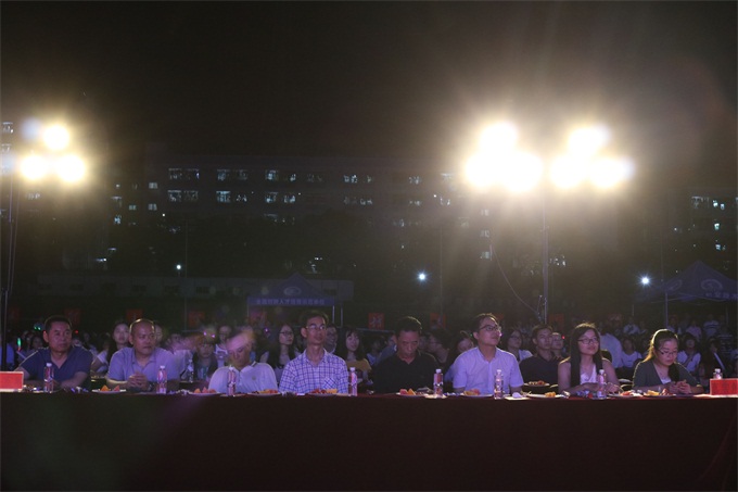 ��ϯ����ļα���