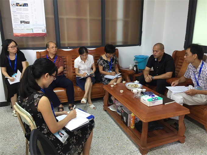 张文洲院长主持会议