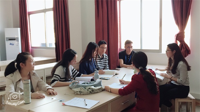 教师们各抒己见