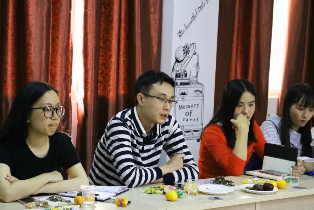 教师们各抒已见