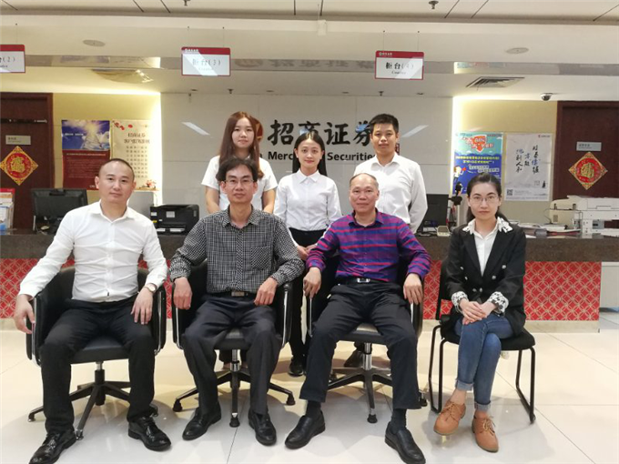 我院领导看望实习学生