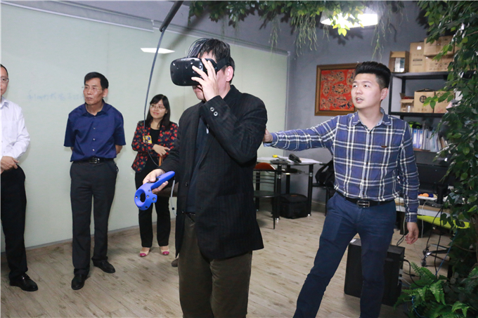 �ι�VR��ģ����