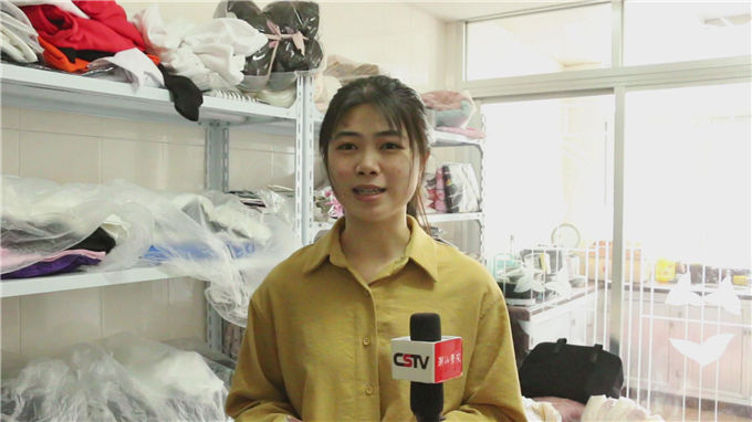 2015������רҵ�ֽ��ͬѧ�Ա������۵��ǼҾӷ����ͻ�Ⱥ����ѧ�����ϰ��壬ÿ���·�����ǰ��������ϸ��飬������һЩʵ�õ�С��Ʒ��Ԥ��&ldquo;˫ʮһ&rdquo;���충������һǧ��