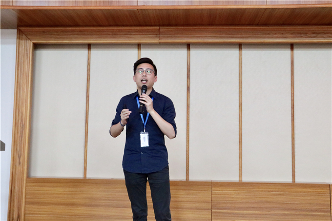 ���ĵ��̿ͷ���Ŀ����������������У�����ģʽ���