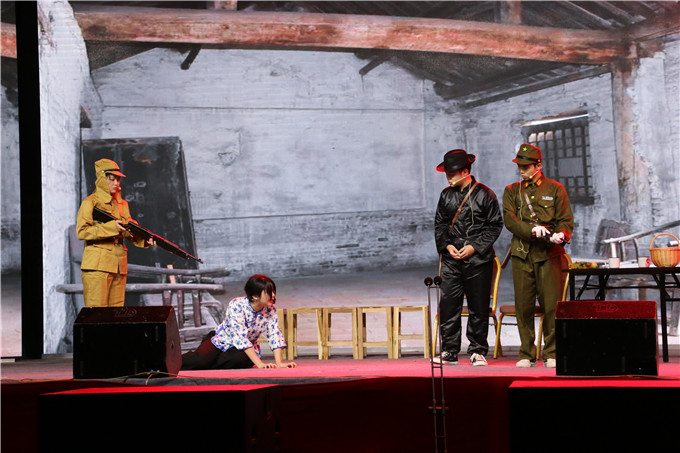 ����Ӵ���������ݡ���ɫ���С�