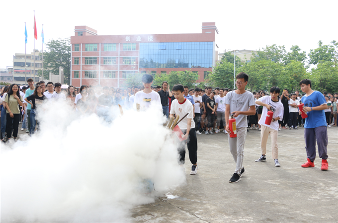 �����ֳ�