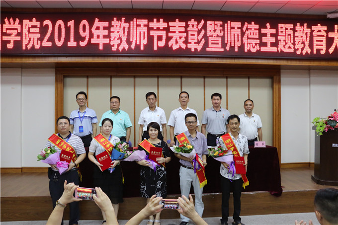 �䷢�Ƚ������ߣ�2��