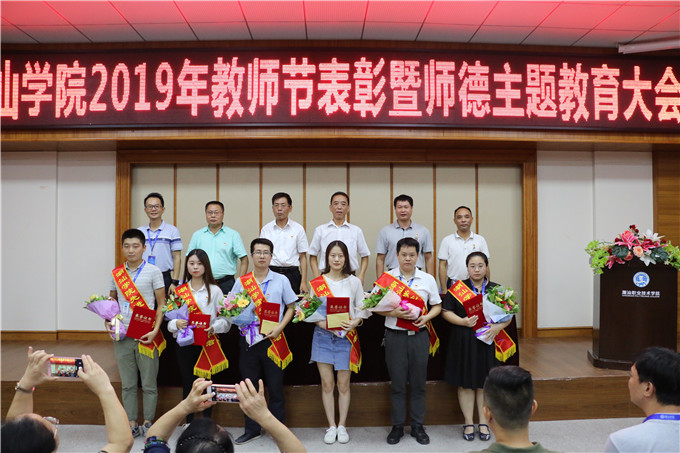 �䷢�Ƚ������ߣ�1��