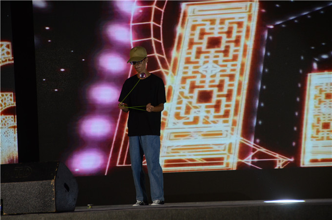 ���ݡ������򡷣�Ф����