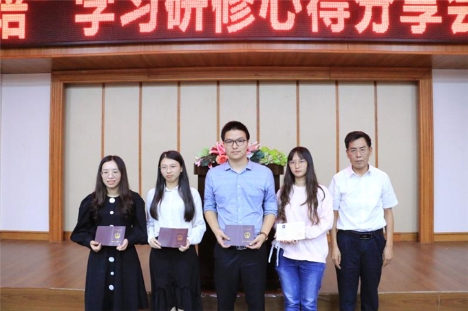 �䷢��ʦ�ʸ�֤