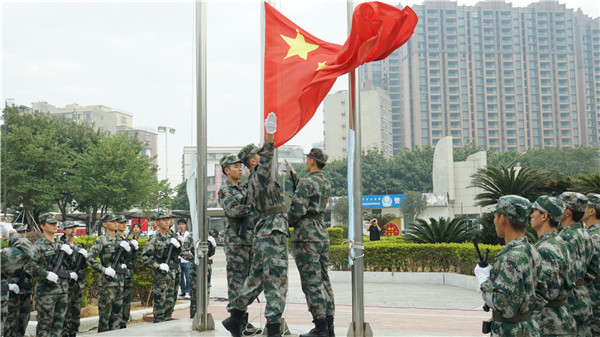 ���커����