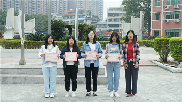 ��������ʦΪ���Ʊ��������Ƚ�ѧ���佱